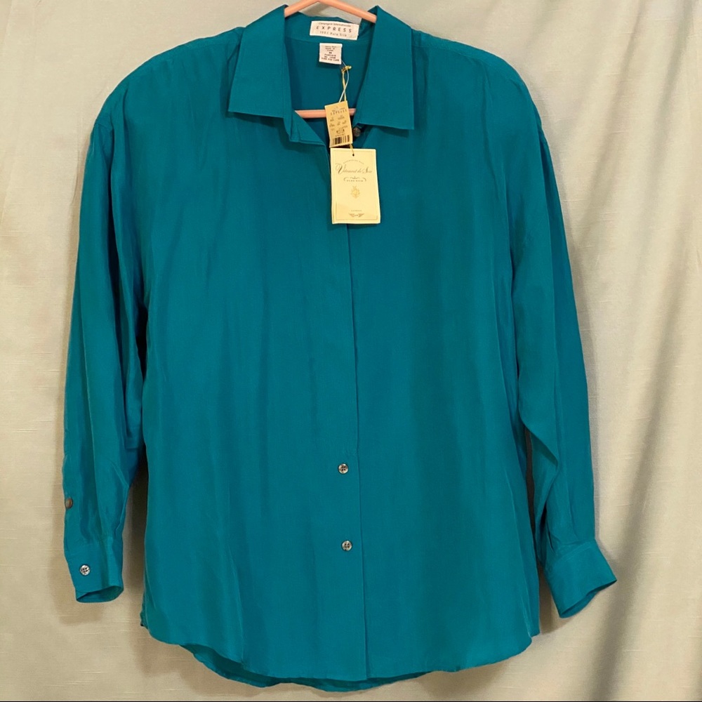 NWT Express Teal Size Medium Blouse in 100 % Silk.